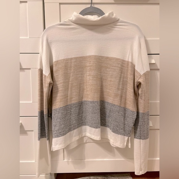 Banana Republic Color-block Lightweight Turtleneck - Picture 1 of 3